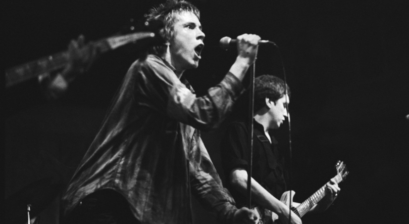 Imagem de Depois dos Cravos, uma Revolução com Pistolas