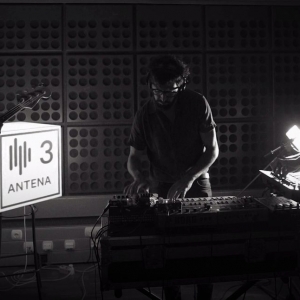 Imagem de Holy Nothing – Underdog