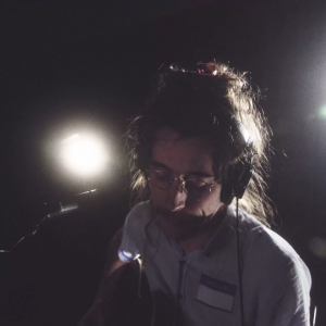 Imagem de Tim Bernardes – Ela