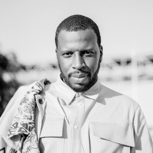 Imagem de “Cicatrizes” é a estreia literária de Dino D’Santiago