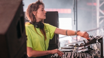 Imagem de NEOPOP 2025: Charlotte de Witte, Nina Kraviz e Aurora Halal entre as confirmações