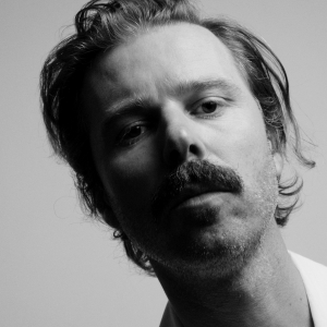 Imagem de Afonso Rodrigues em destaque no Disco da Semana com “Areia Branca”