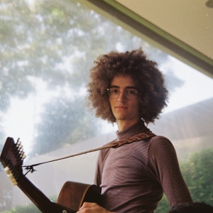 Imagem de Chico Bernardes em Portugal para dois concertos com apoio Antena 3