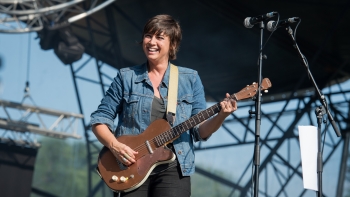 Imagem de Cat Power: “As mulheres têm silenciosamente de falar duas línguas: a linguagem dos homens e a nossa”