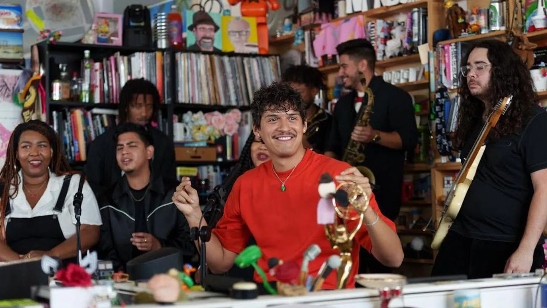 Imagem de O melhor do Tiny Desk? | Notas Azuis