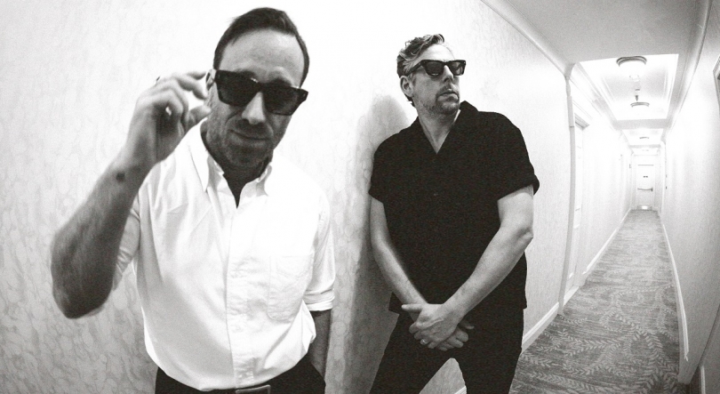 Imagem de “No Rain, No Flowers” dos The Black Keys em destaque