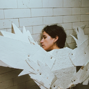 Imagem de “LONDON, WHEN ARE U GONNA FEEL LIKE HOME?”, de Raquel Martins, é Disco A3