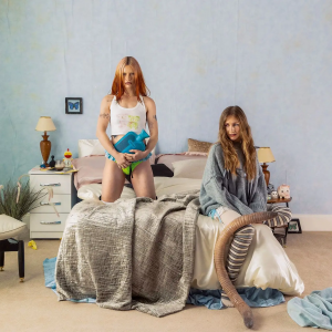 Imagem de Wet Leg ao vivo em Paris: ganha uma viagem!