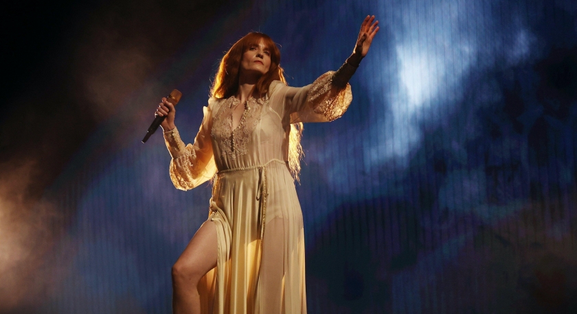 Imagem de “Everybody Scream” de Florence + The Machine em destaque