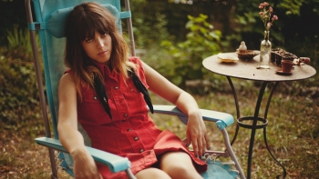 Imagem de “Unclouded” de Melody’s Echo Chamber é Disco da Semana