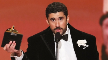 Imagem de Conhece os vencedores dos Grammys 2026: Bad Bunny fez história ao ganhar Álbum do Ano