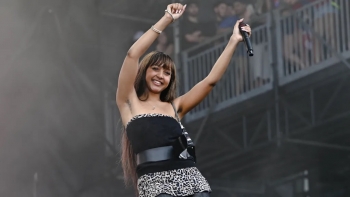 Imagem de Pinkpantheress é a primeira mulher a vencer o prémio de Produtora do Ano dos BRIT Awards