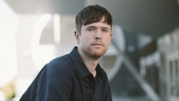 Imagem de “Trying Times” de James Blake é Disco da Semana