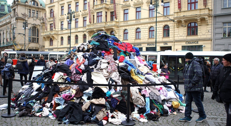 Imagem de Fricção Científica: O desperdício da moda