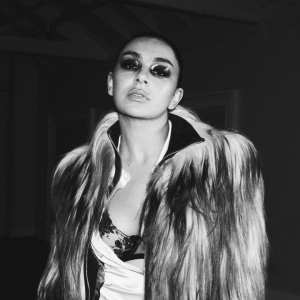 Sexta da Música Nova: Charli XCX, Motherflutters e ProfJam na seleção de 8 de maio