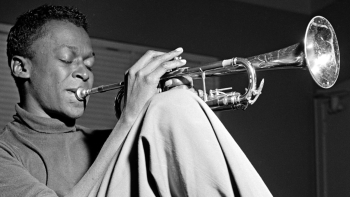 100 de Miles Davis: influência musical (e cultural) e o músico no grande ecrã