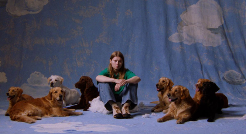 “LOW EXPECTATIONS” leva depressão e reconexão emocional a Cannes com a ajuda de girl in red