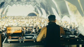 DAX J no NEOPOP 2026: a reedição de “Reign of Terror”