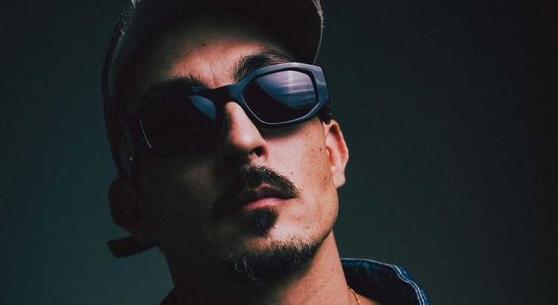 Holly Hood no Vocês Sabem Lá: “Muita da coragem artística vem da ingenuidade”